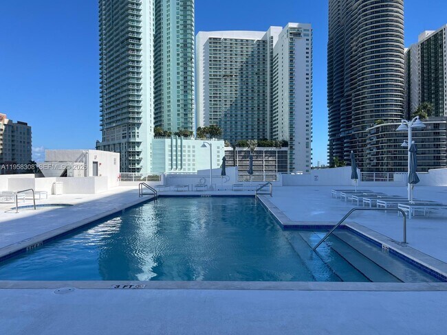 Building Photo - 275 NE 18th St