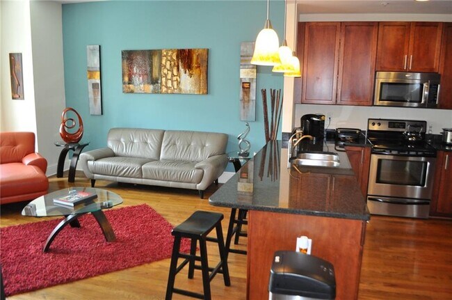 Building Photo - 943 N Ormewood Park Dr SE