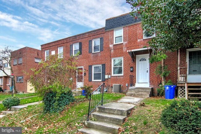 Building Photo - 1466 S 13th St