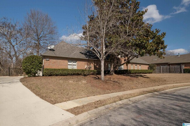 Building Photo - 4006 Vestview Dr