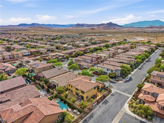 Building Photo - 10344 Shropshire St