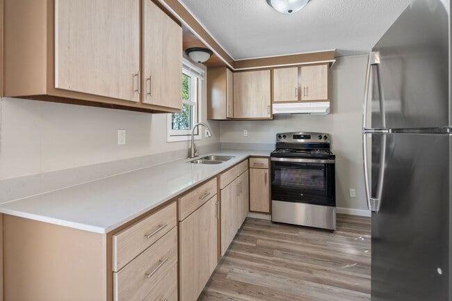 Building Photo - 3 Bedroom 1 Bathroom single family home