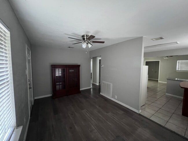Building Photo - Wheatley Heights