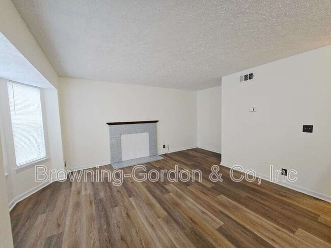 Building Photo - 251 Colt Dr