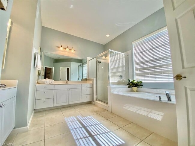 Building Photo - 15590 Vallecas Ln