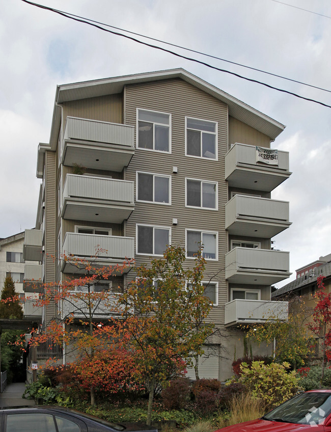 Building Photo - Hillside 411