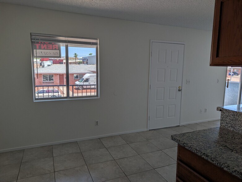 Building Photo - 841 Avenue A