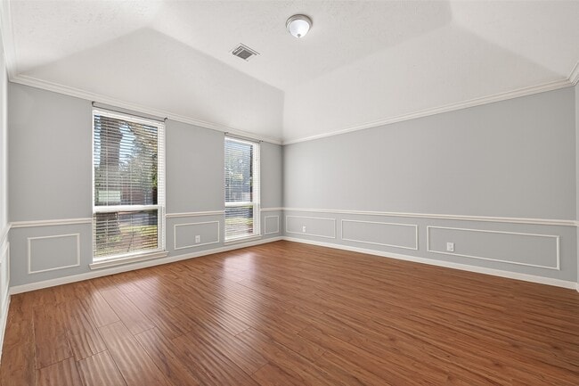 Building Photo - 1918 Shadow Forest Dr