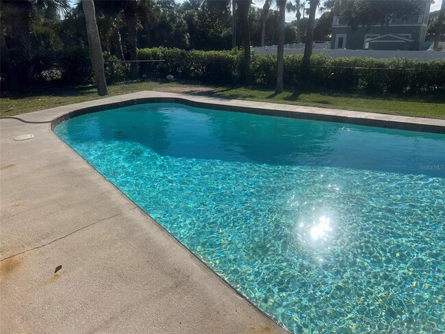 Building Photo - 1742 S Central Ave