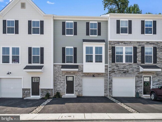 Primary Photo - 258 Talucci Dr