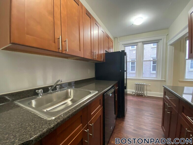 Building Photo - 1167 Boylston St