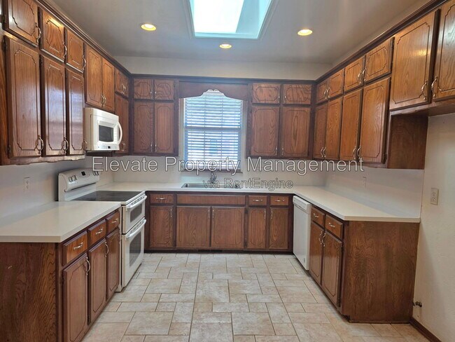Building Photo - 1204 SW 128th St