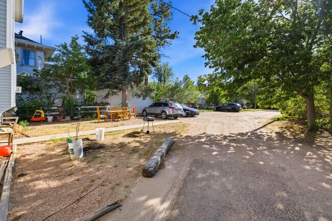 Building Photo - 1619 11th Ave