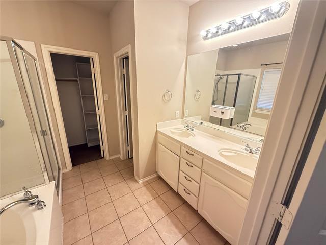 Building Photo - 10605 Foothill Dr