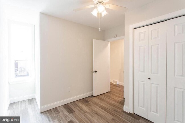 Building Photo - 1632 N 6th St