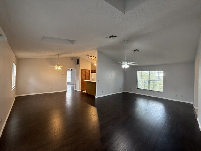 Building Photo - Charming 3 Bedroom with 2 Full Baths in Ca...