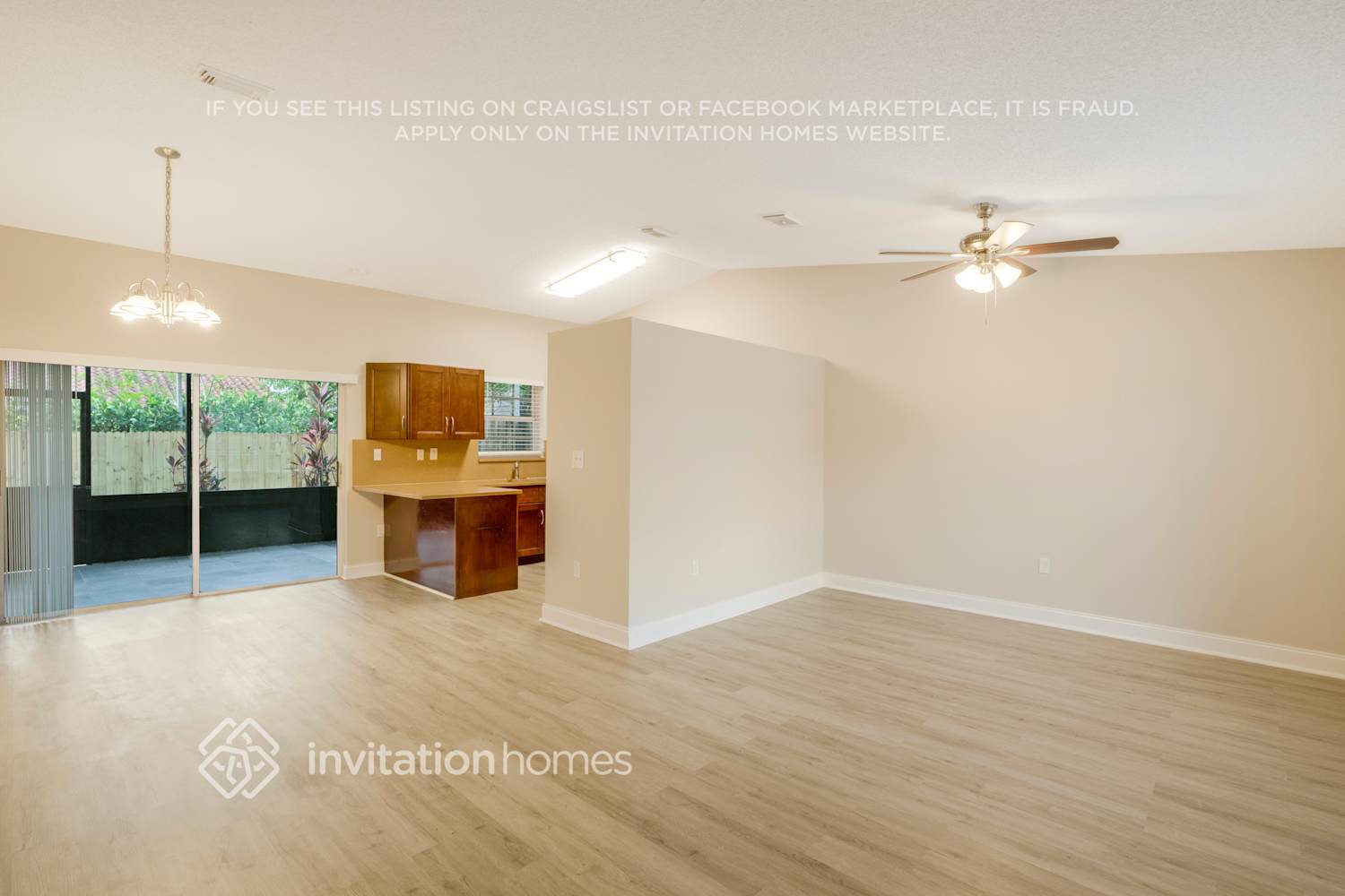 Building Photo - 16850 SW 92nd Ave