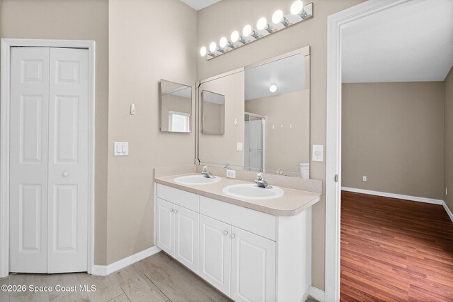 Building Photo - 2467 Deercroft Dr