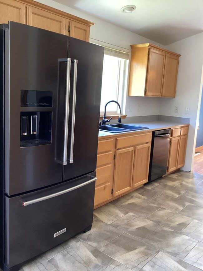 Building Photo - Spacious Lake Stevens Rambler with A/C