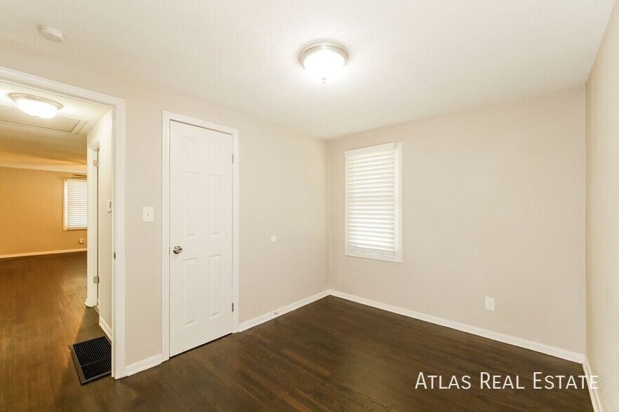 Building Photo - 9 W 89 Terrace