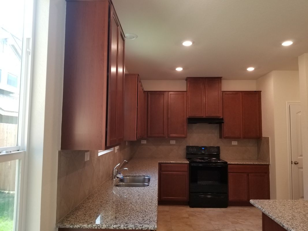 Building Photo - 5911 Eckhert Rd