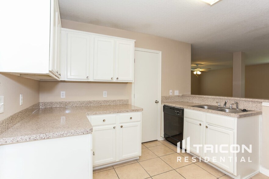 Building Photo - 5746 Gasser Ln