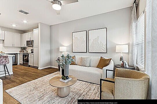 Building Photo - 16200 Ascend Vlg Ln