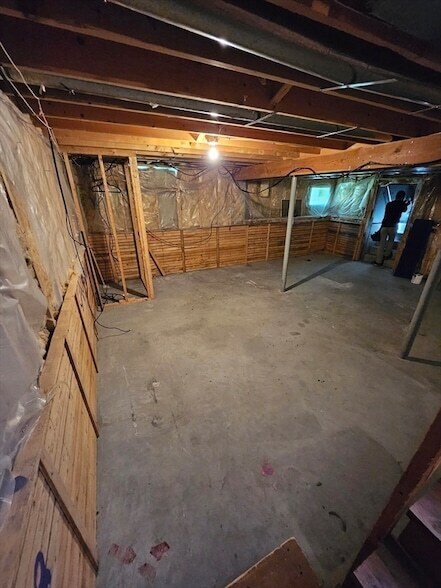 Building Photo - 61 Lawe St