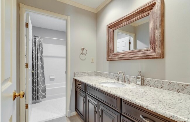 Building Photo - 2587 Park Creek Cove S