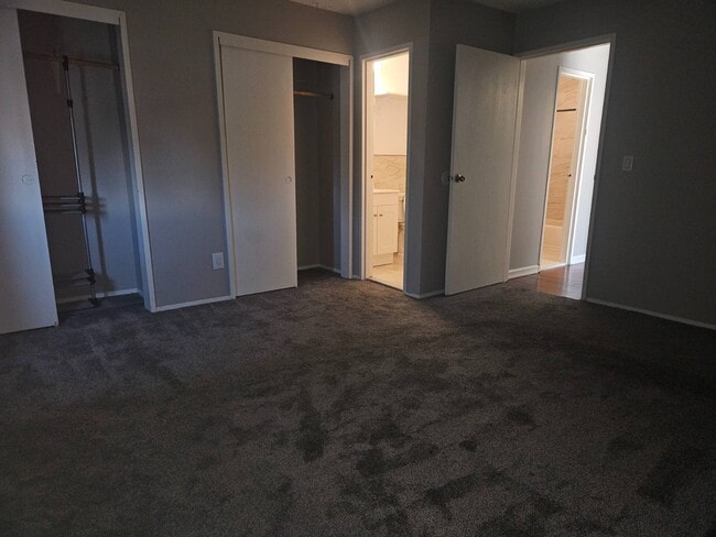 Building Photo - 50 Donna Ct