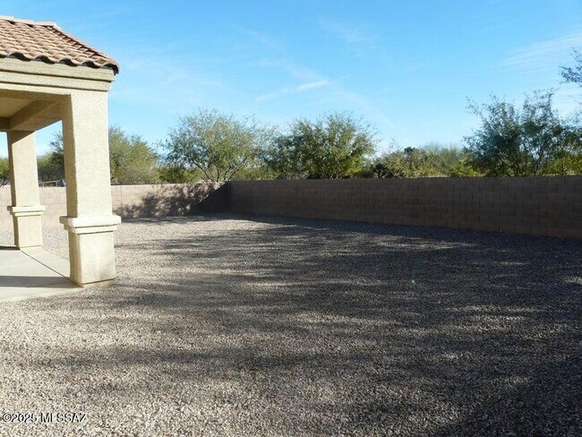 Building Photo - 6585 S Lantana Vista Dr