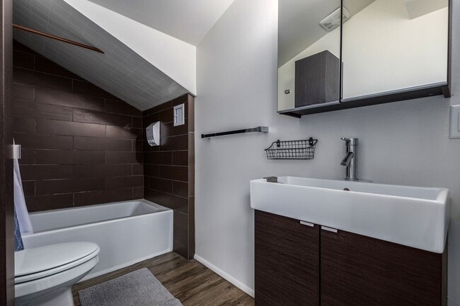 Building Photo - Garfield District 2 Bedroom Townhome | Patio & In-Unit Laundry | Free Rent