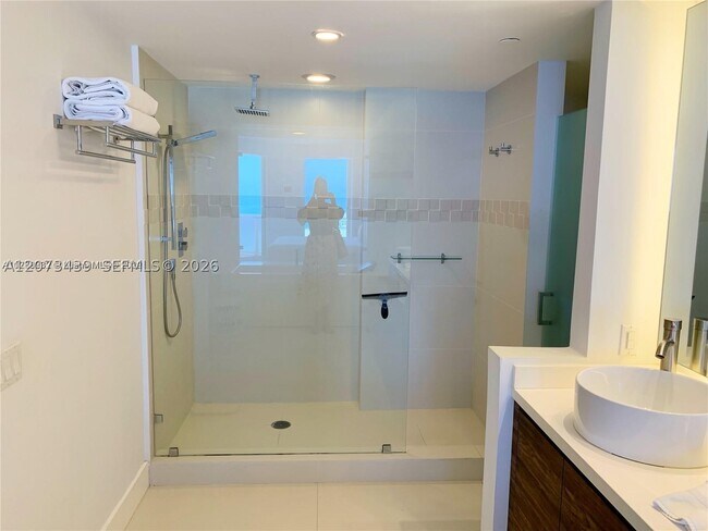 Building Photo - 4779 Collins Ave
