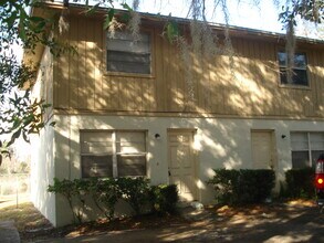 Building Photo - Convenient 2 Bedroom Townhome Near UCF & Full Sail – Available Now!