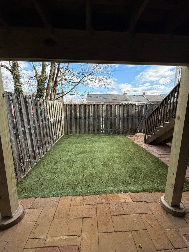 Building Photo - 21 Skidmore Ct