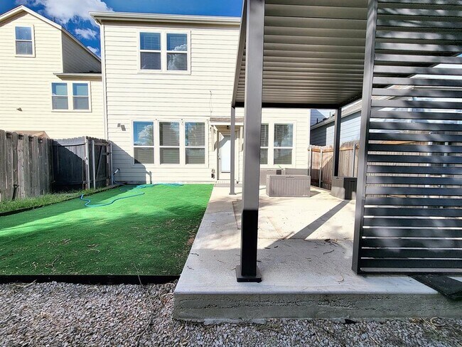 Building Photo - 1301 Showbox St