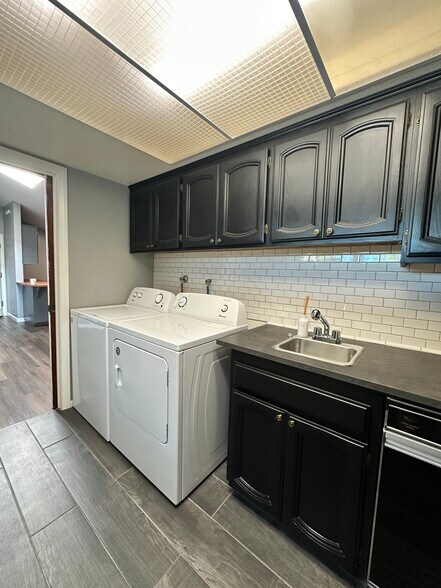 Building Photo - 1350 Camino Cristobal