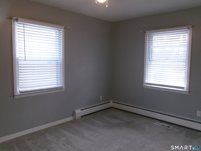 Building Photo - 36 Tina Cir