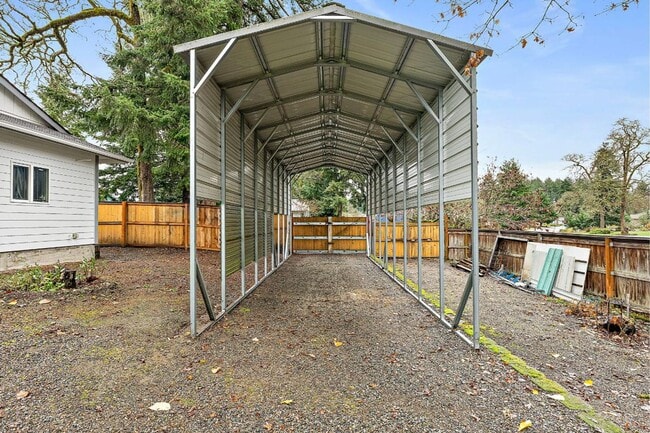 Building Photo - Charming Tacoma Home with A/C, RV Parking, Workshop & Skylit Living Room