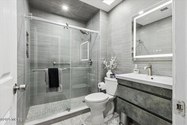 Building Photo - 292 Daisy Dr