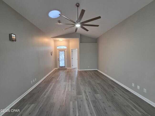 Building Photo - 5810 Sunset Ave