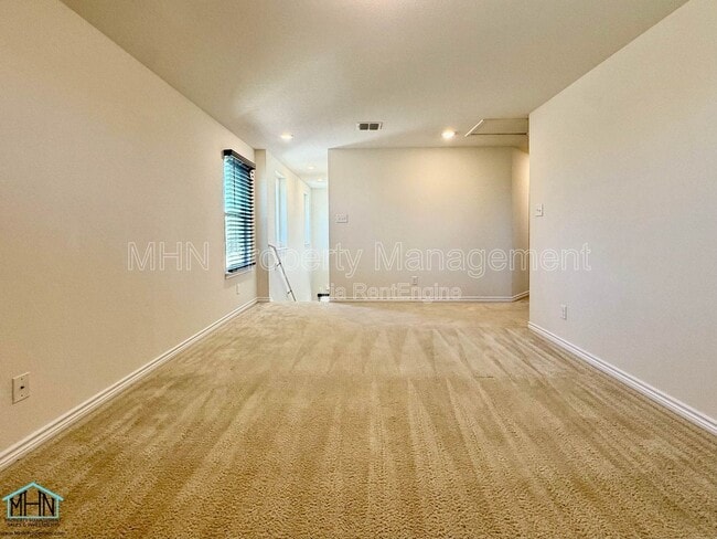 Building Photo - 1311 Swan Ct