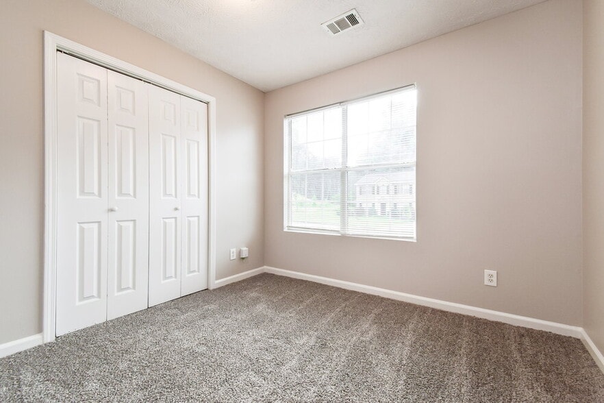 Building Photo - 1322 Sandybrook Ct