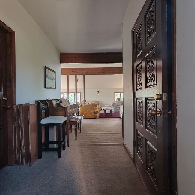 Building Photo - Condo Available At Chateau Village West wi...