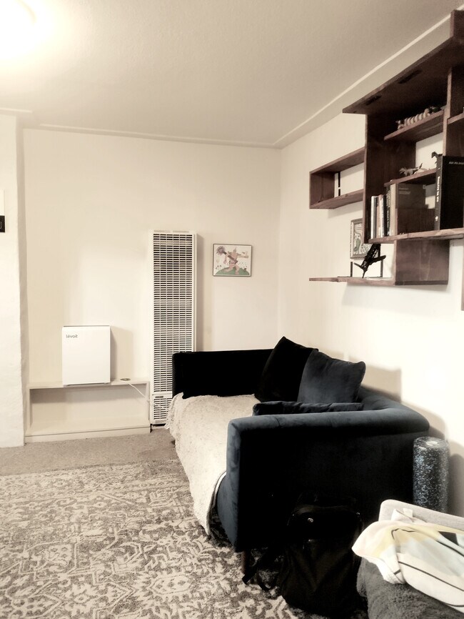 Building Photo - 1905 6th St