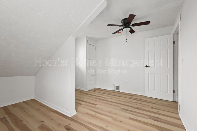 Building Photo - 822 N Bradley Ave