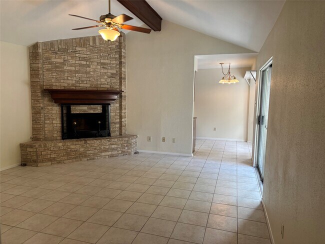 Building Photo - 25 N Deerfoot Cir