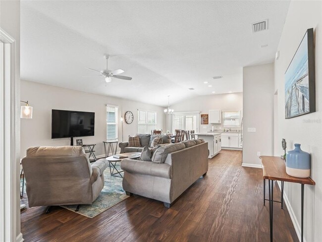 Building Photo - 449 Gilson Loop