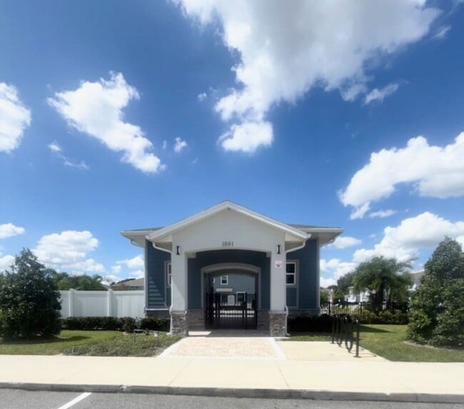Building Photo - Grayson Square