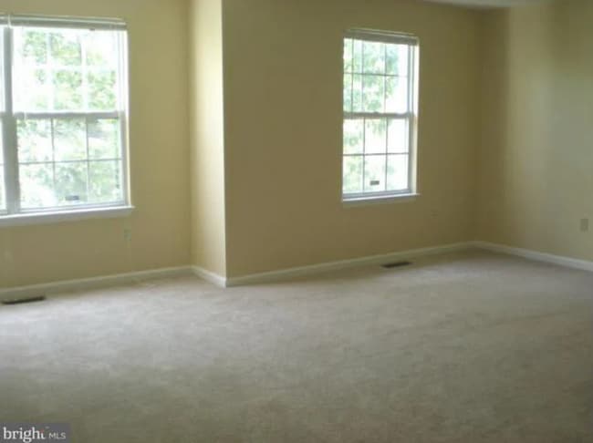 Building Photo - 8903 Mallard Ct